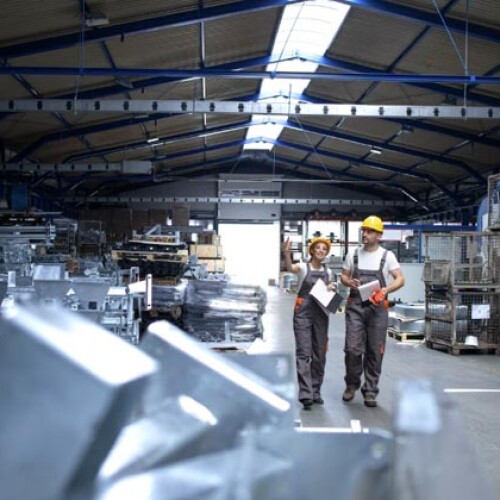 Cómo-mantener-las-superficies-metálicas-en-entornos-industriales-exigentes.jpg